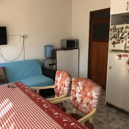 아파트 Kalibey Family House 말마리스